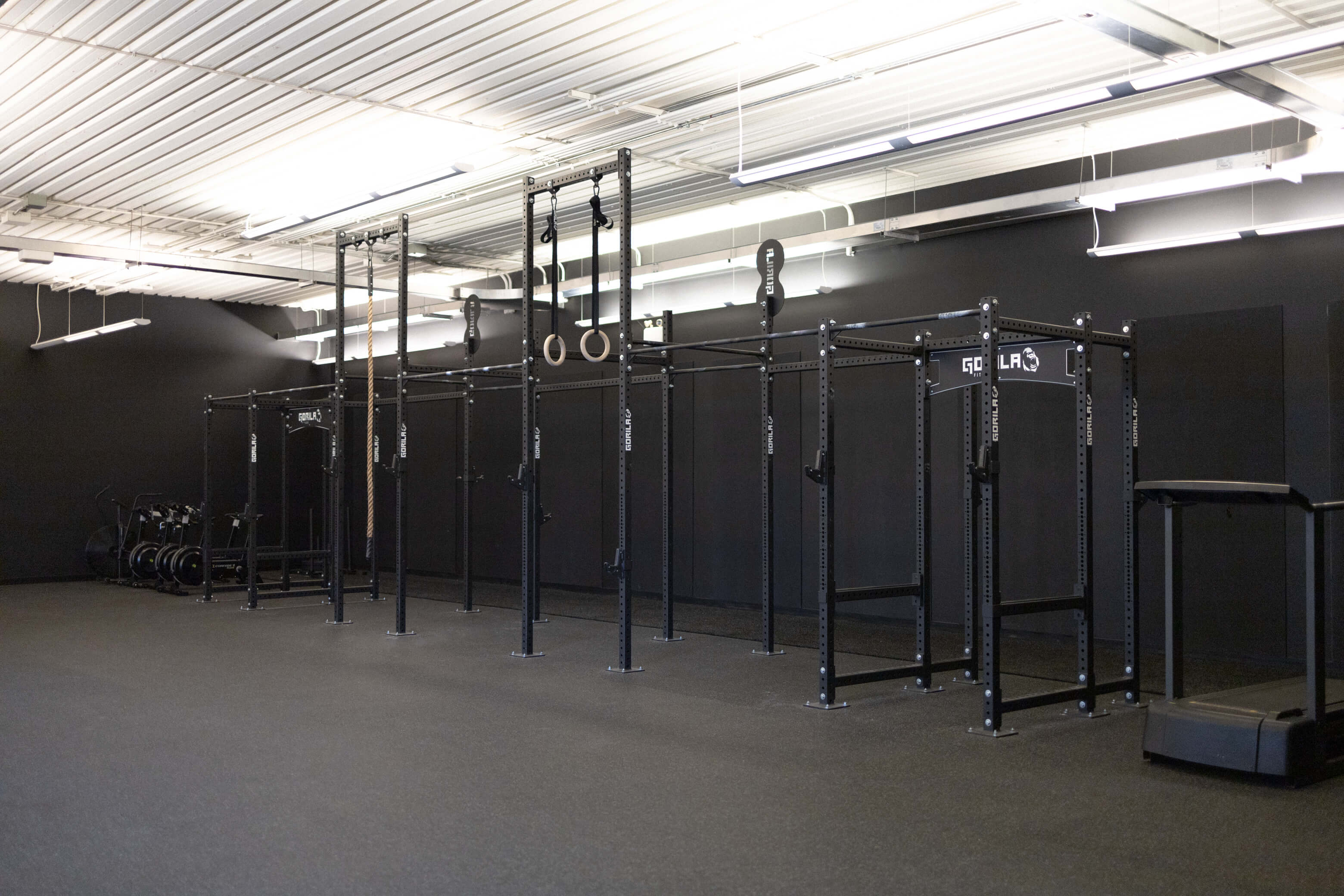 Salle de gym La Jungle à Saint-Pie - Équipements modernes pour entraînement CrossFit et performance sportive.